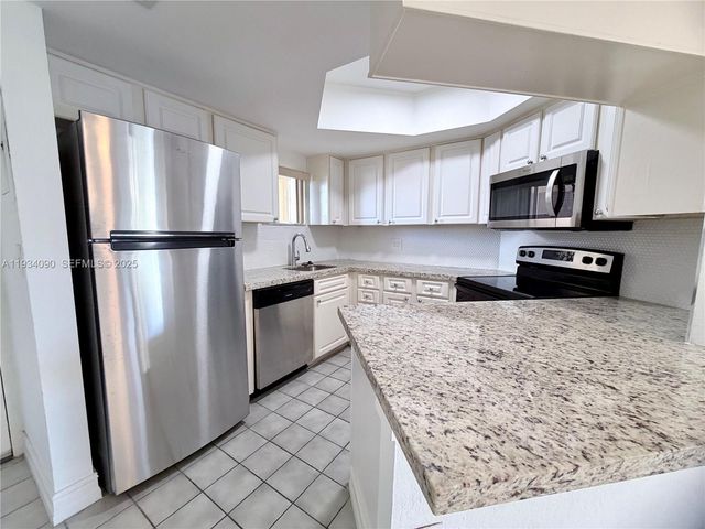 8255 Lake Dr 506, Doral, FL 33166