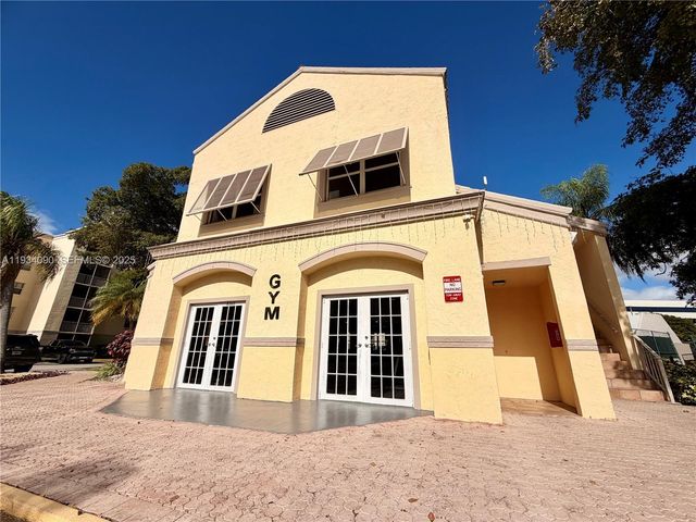 8255 Lake Dr 506, Doral, FL 33166