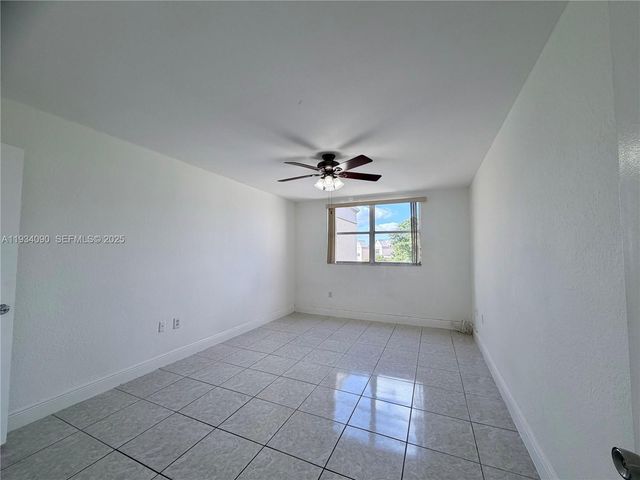 8255 Lake Dr 506, Doral, FL 33166