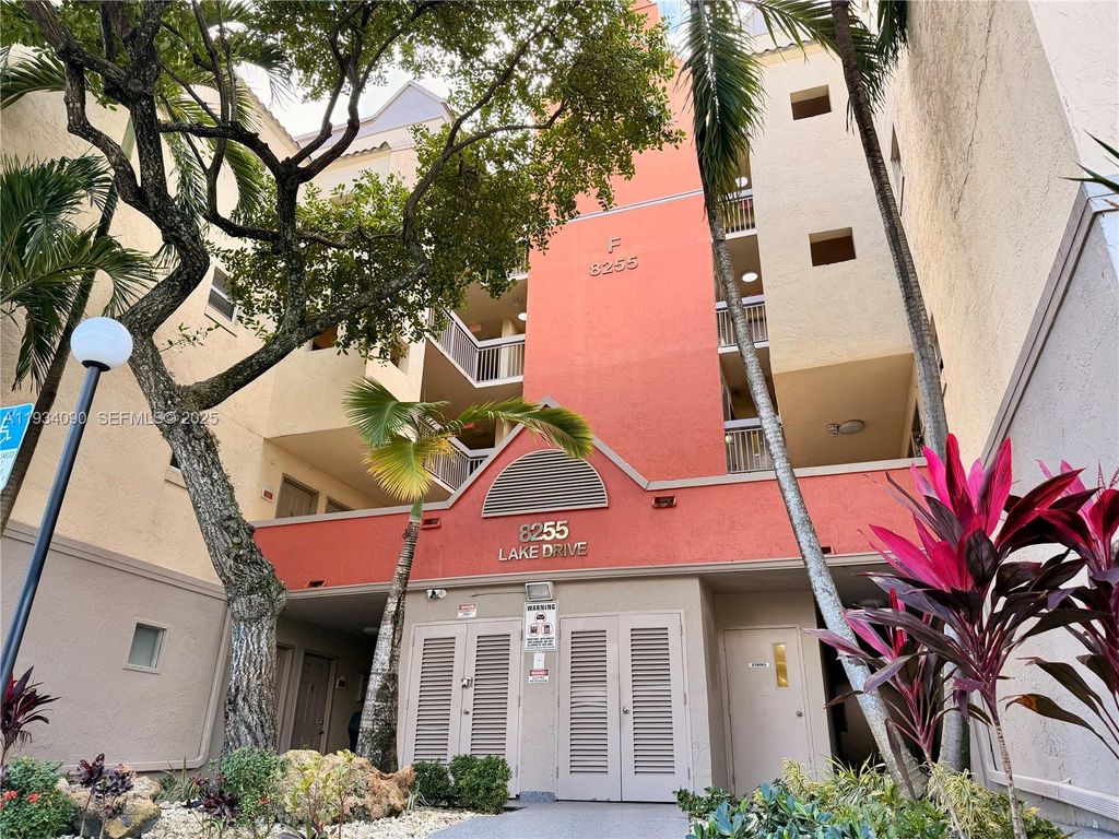 8255 Lake Dr 506, Doral, FL 33166
