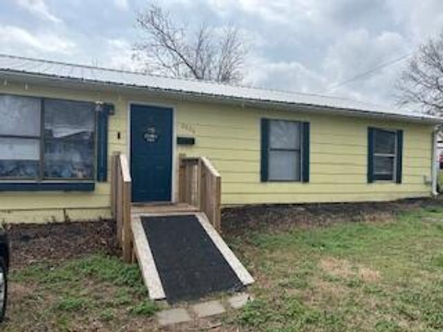 2826 W Olive Street, Springfield, MO 65802