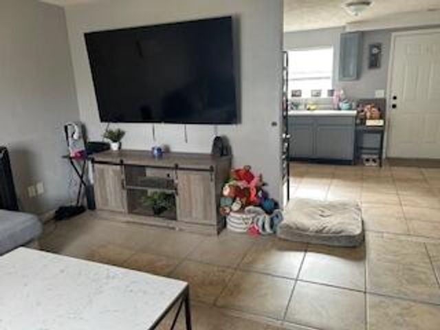 2826 W Olive Street, Springfield, MO 65802