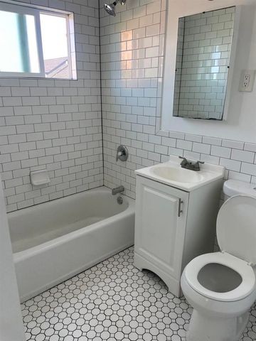 215 20th St, San Diego, CA 92102