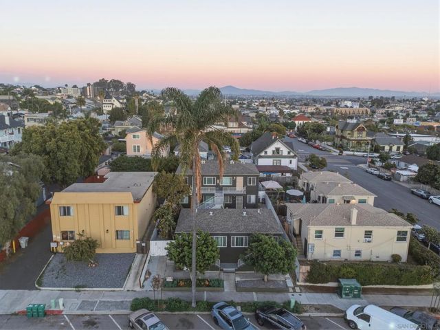 215 20th St, San Diego, CA 92102