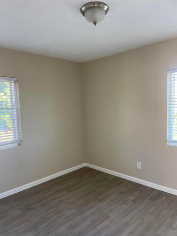 215 20th St, San Diego, CA 92102