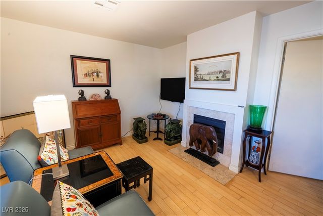 4847 South Torrey Pines Drive 102, Las Vegas, NV 89103