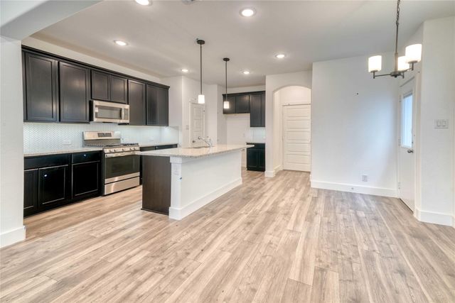 1403 Avocado Lane, Gainesville, TX 76240