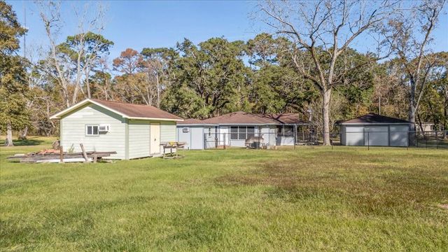 313 Roy Road, Wallisville, TX 77597