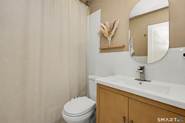 57 Rock Spring Road 15, Stamford, CT 06906