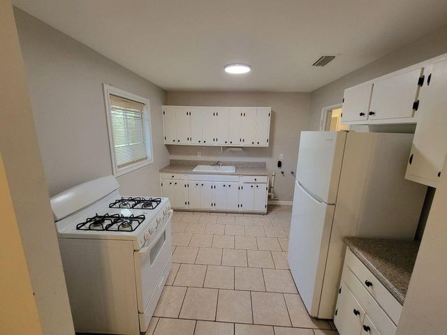 4118 Seabreeze Road N, Mobile, AL 36609
