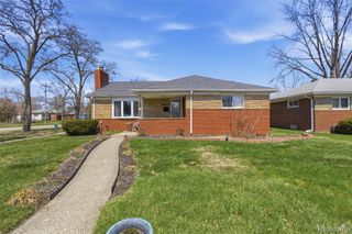 17005 Collinson Avenue, Eastpointe, MI 48021