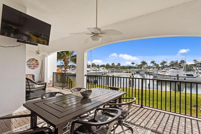 3036 CHRISTOPHERS WATCH LANE, Ruskin, FL 33570