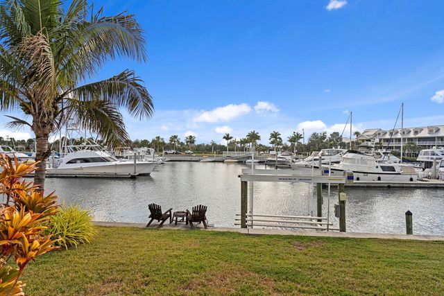 3036 CHRISTOPHERS WATCH LANE, Ruskin, FL 33570