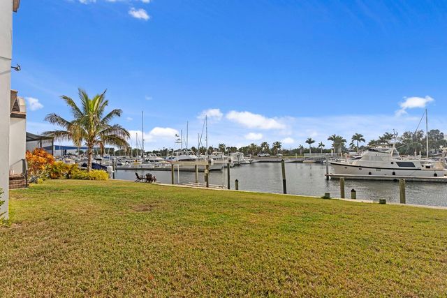 3036 CHRISTOPHERS WATCH LANE, Ruskin, FL 33570