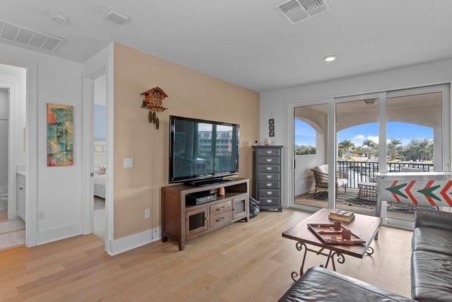 3036 CHRISTOPHERS WATCH LANE, Ruskin, FL 33570