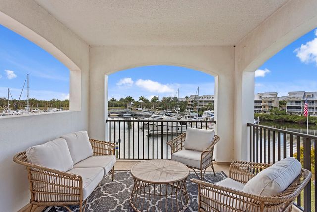 3036 CHRISTOPHERS WATCH LANE, Ruskin, FL 33570