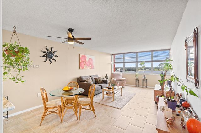1301 NE Miami Gardens Dr 1124W, Miami, FL 33179