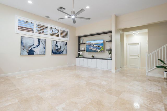 8431 Egret Lakes Lane, West Palm Beach, FL 33412