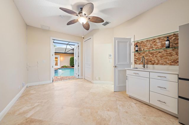 8431 Egret Lakes Lane, West Palm Beach, FL 33412