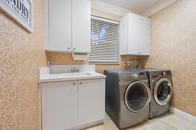 8431 Egret Lakes Lane, West Palm Beach, FL 33412