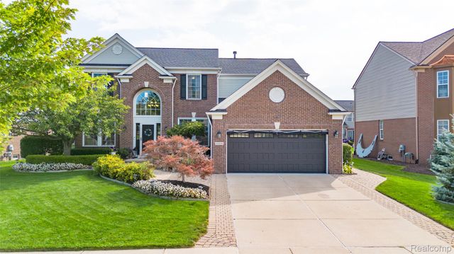 48806 Michaywe Drive, Macomb Township, MI 48044