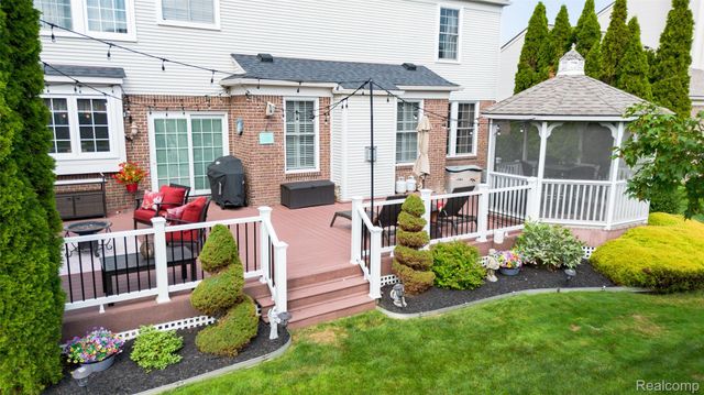 48806 Michaywe Drive, Macomb Township, MI 48044
