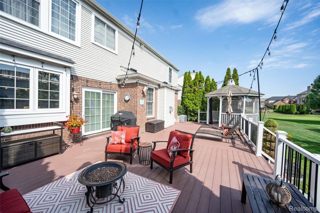 48806 Michaywe Drive, Macomb Township, MI 48044