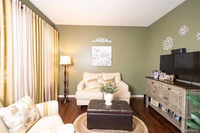 48806 Michaywe Drive, Macomb Township, MI 48044