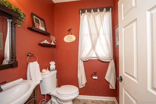 48806 Michaywe Drive, Macomb Township, MI 48044