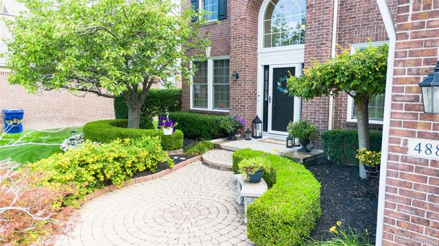 48806 Michaywe Drive, Macomb Township, MI 48044