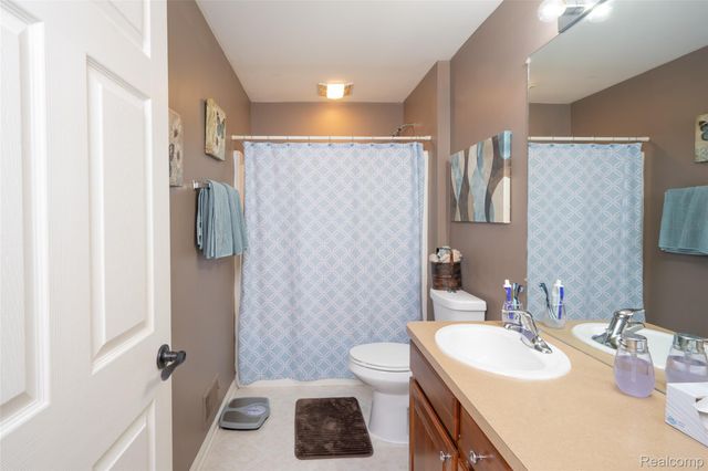 48806 Michaywe Drive, Macomb Township, MI 48044