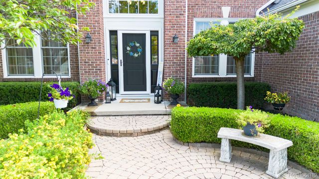 48806 Michaywe Drive, Macomb Township, MI 48044
