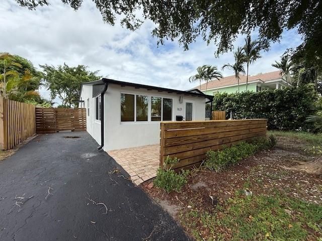 1621-1623 NE 16th Terrace NE, Fort Lauderdale, FL 33305