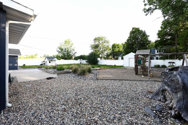 2504 & 2508 2nd Ave NW, Minot, ND 58703
