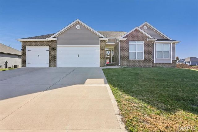 8446 Herrick Park Drive, Troy, IL 62294