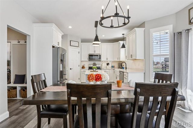 8446 Herrick Park Drive, Troy, IL 62294