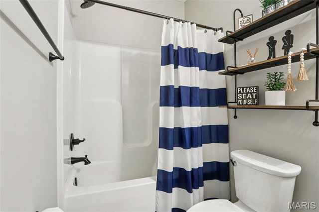 8446 Herrick Park Drive, Troy, IL 62294