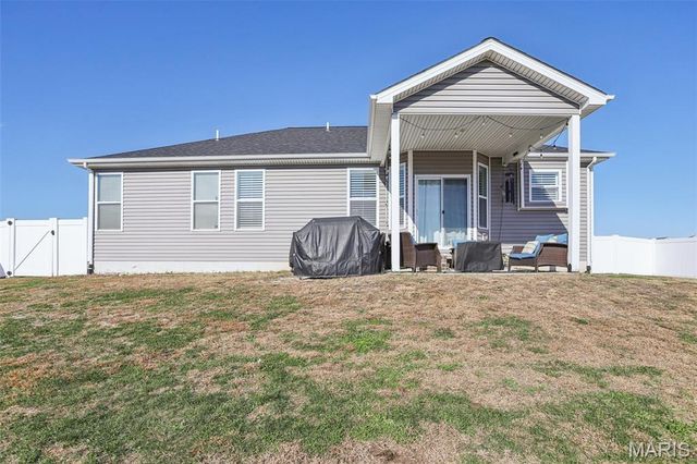 8446 Herrick Park Drive, Troy, IL 62294