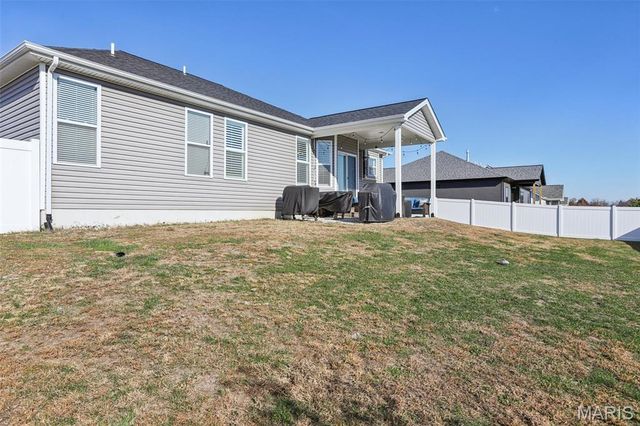 8446 Herrick Park Drive, Troy, IL 62294