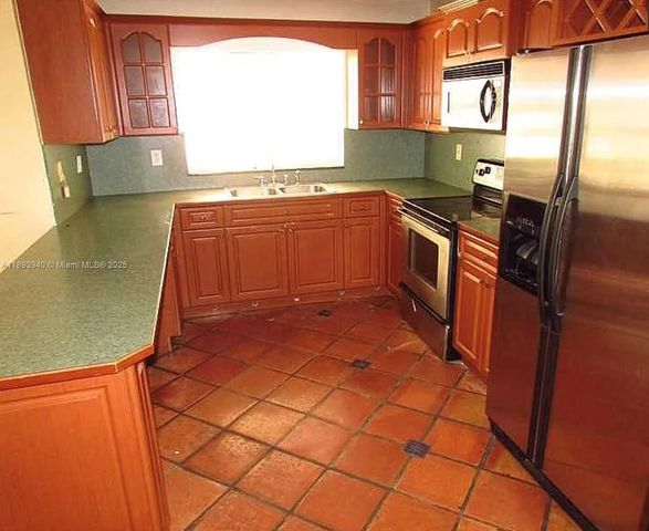 1045 NW 126th Pl, Miami, FL 33182
