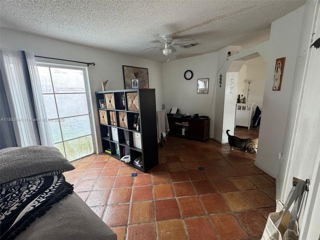 1045 NW 126th Pl, Miami, FL 33182