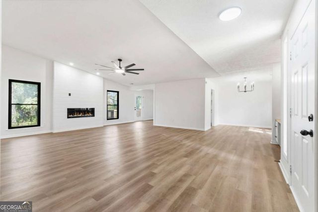 9383 Woodknoll Way, Jonesboro, GA 30238