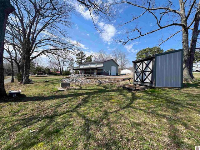 18 Goose Bay Drive, Benton, KY 42025