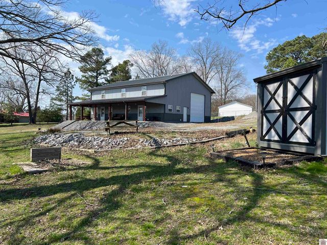 18 Goose Bay Drive, Benton, KY 42025