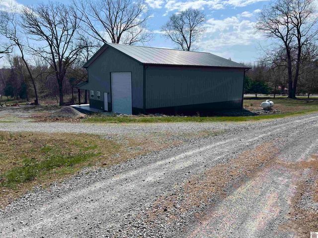 18 Goose Bay Drive, Benton, KY 42025
