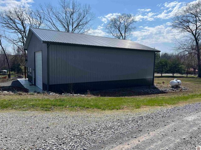 18 Goose Bay Drive, Benton, KY 42025