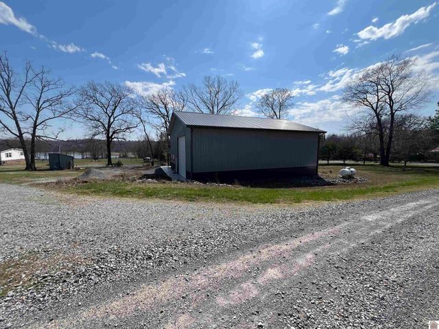 18 Goose Bay Drive, Benton, KY 42025