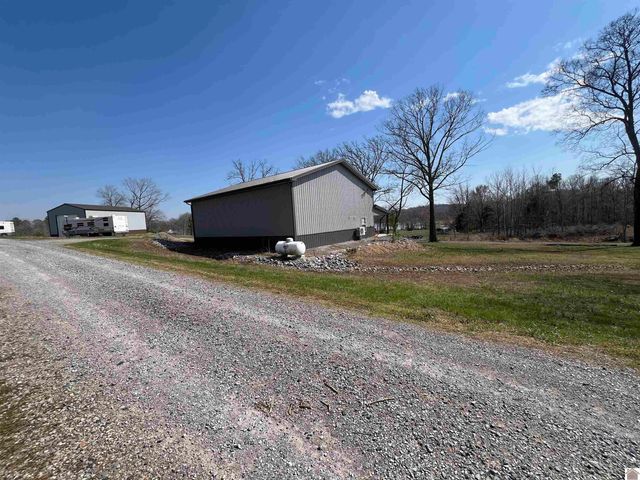 18 Goose Bay Drive, Benton, KY 42025