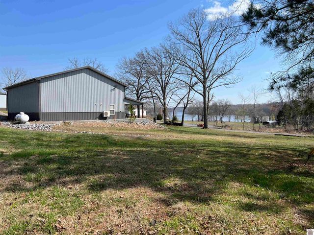 18 Goose Bay Drive, Benton, KY 42025