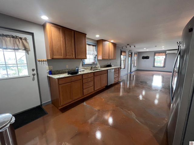 18 Goose Bay Drive, Benton, KY 42025